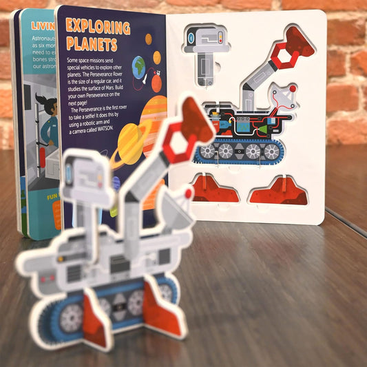 Pop Out Space Travel: Read, Build, and Play on a Trip to Space