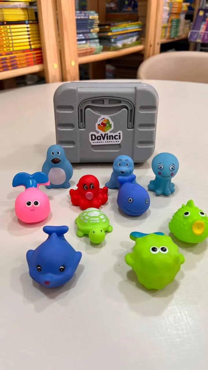 Silver Carrying Case with Handle, Lock, and Assorted Toys Da Vinci School Supplies